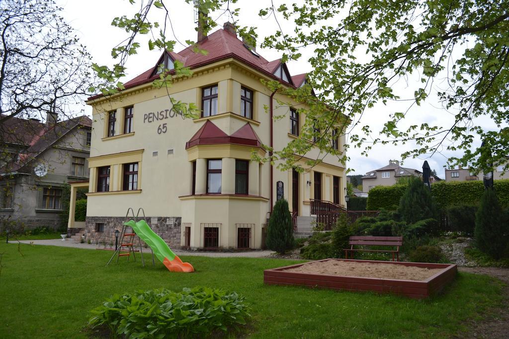 Pension65 Police nad Metuji Bagian luar foto