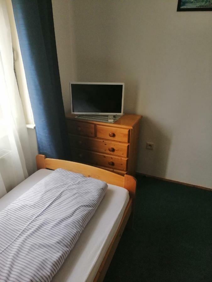 Pension65 Police nad Metuji Bagian luar foto